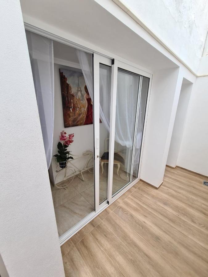 Retro 1 Bedroom Apartment Chayofa Εξωτερικό φωτογραφία